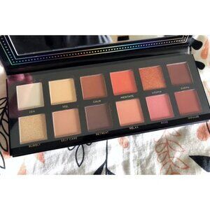 Ace Beaute Serenity Eyeshadow Palette